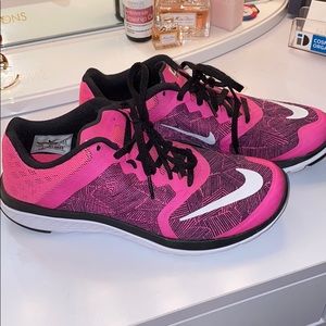 Women’s Nike FS lite run 3’s.